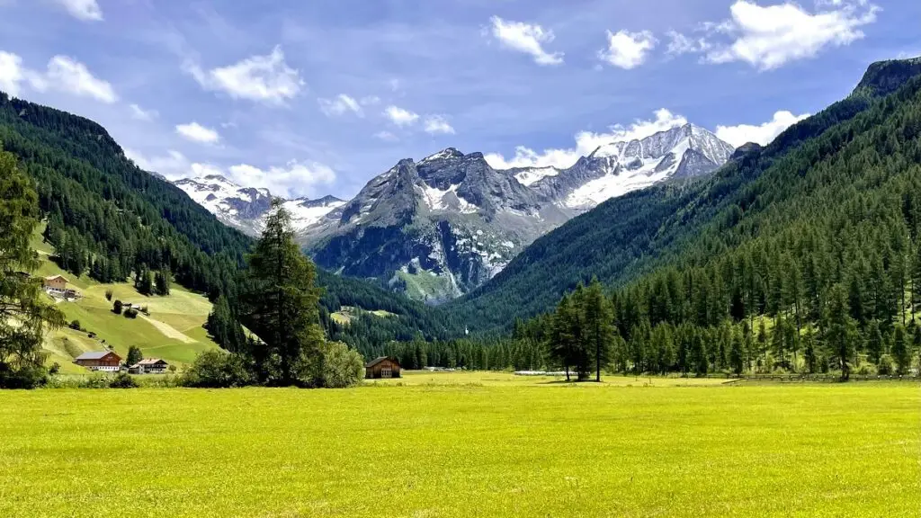 Het Rieserfernergebergte, één van de vele gebergtes die je aandoet tijdens het lopen van de Via Alpina