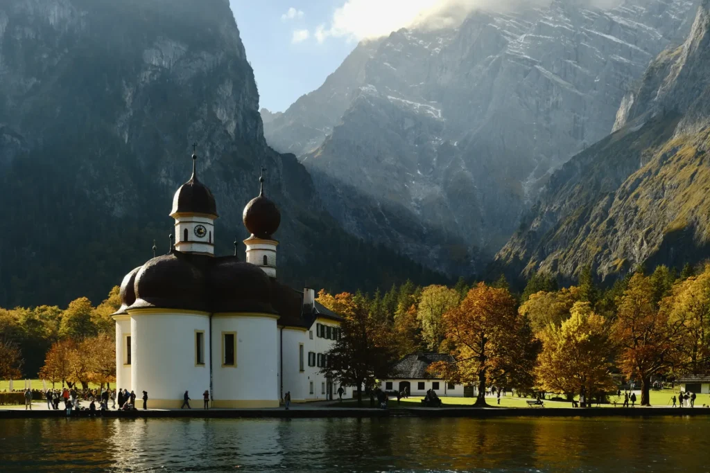 De Königssee in Duitsland is een juweel van een bergmeer