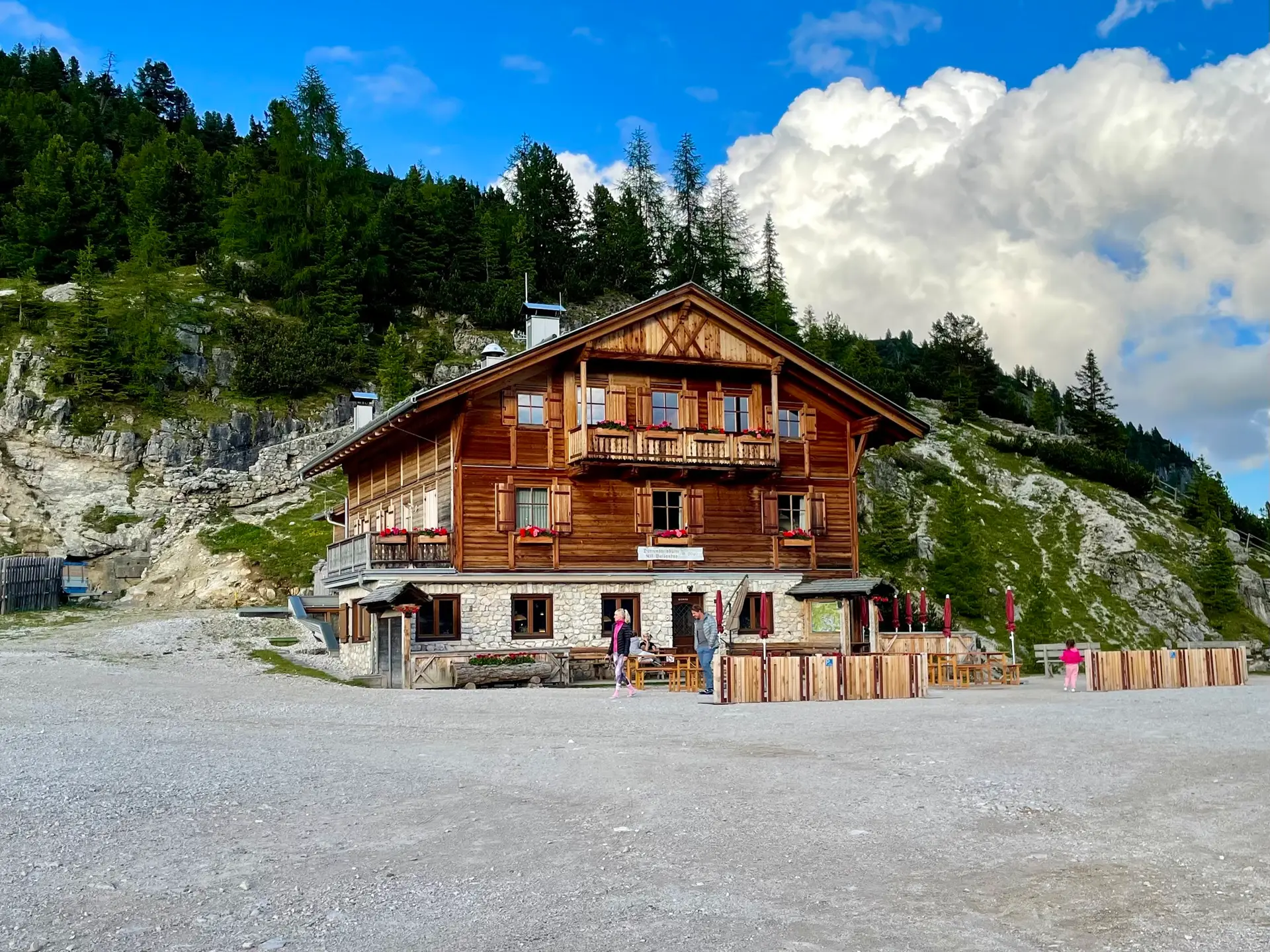 Wandelen over de Plätzwiese, met uitzicht op de Dolomieten en de Dürrensteinhütte