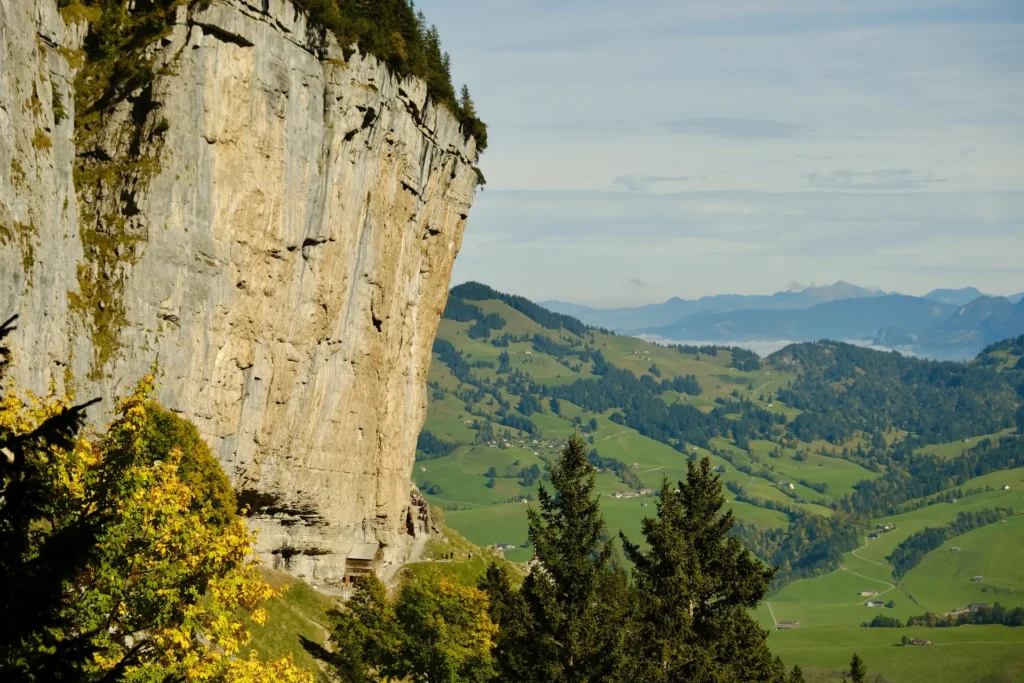 Wandelen naar Berggasthaus Äscher (Wildkirchli) in de Appenzeller Alpen