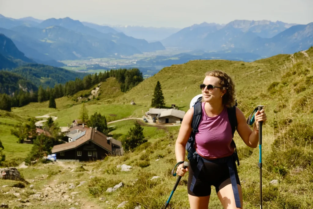 Uitzicht op de Walleralm en het Inntal, met op de uiterste voorgrond de Stöfflhütte