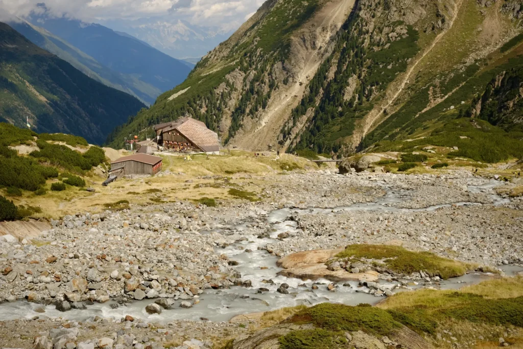 De Sulzenauhütte ligt direct op de route van de vierdaagse Stubaier Höhenweg